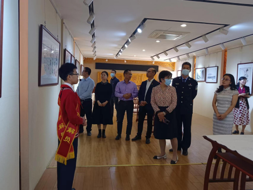 中南街：街道“大工委”开展三八妇女节“英雄花开扬正气，巾帼筑梦绘芳华”红色文化教育轮值活动（组图2）.png
