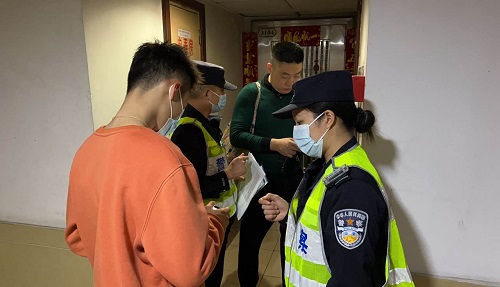 整治小组开展出租屋清查行动（图片一）.jpg
