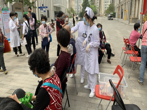 中南街：开展“爱心义诊，党群连心”大型义诊活动（组图3）.png